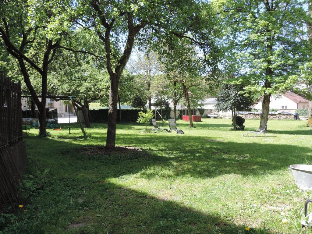 Le Jardin Des Lys Panzió Gemmelaincourt Kültér fotó